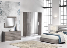 Load image into Gallery viewer, Beverly Italian High Gloss Wardrobe 4 Doors
